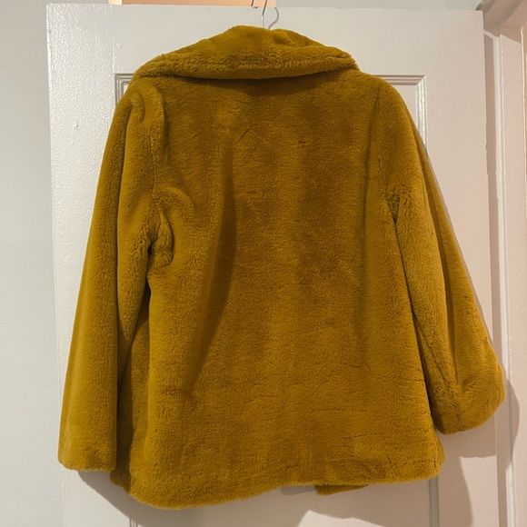 Halogen faux vegan fur coat. Size small. Golden yellow. Fully lined. - Picture 5 of 5